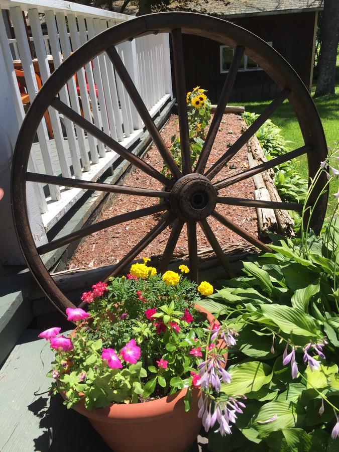 Pine Hill The Wheelhouse Inn מראה חיצוני תמונה